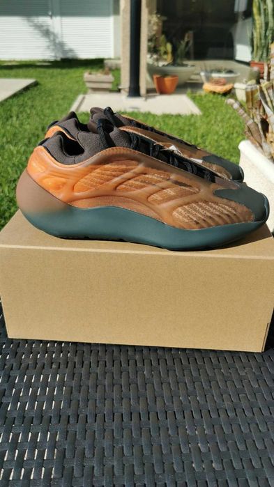 Adidas Yeezy 700 V3 Copper Fade