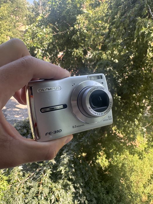 Цифровий фотоапарат Olympus FE-310 (8.0 MP, 5x зум, на батарейках АА) / Y2K