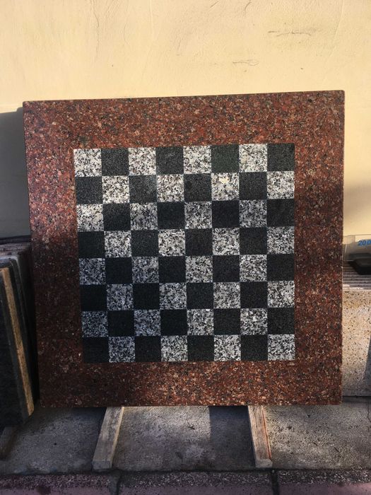 szachy, warcaby z granitu