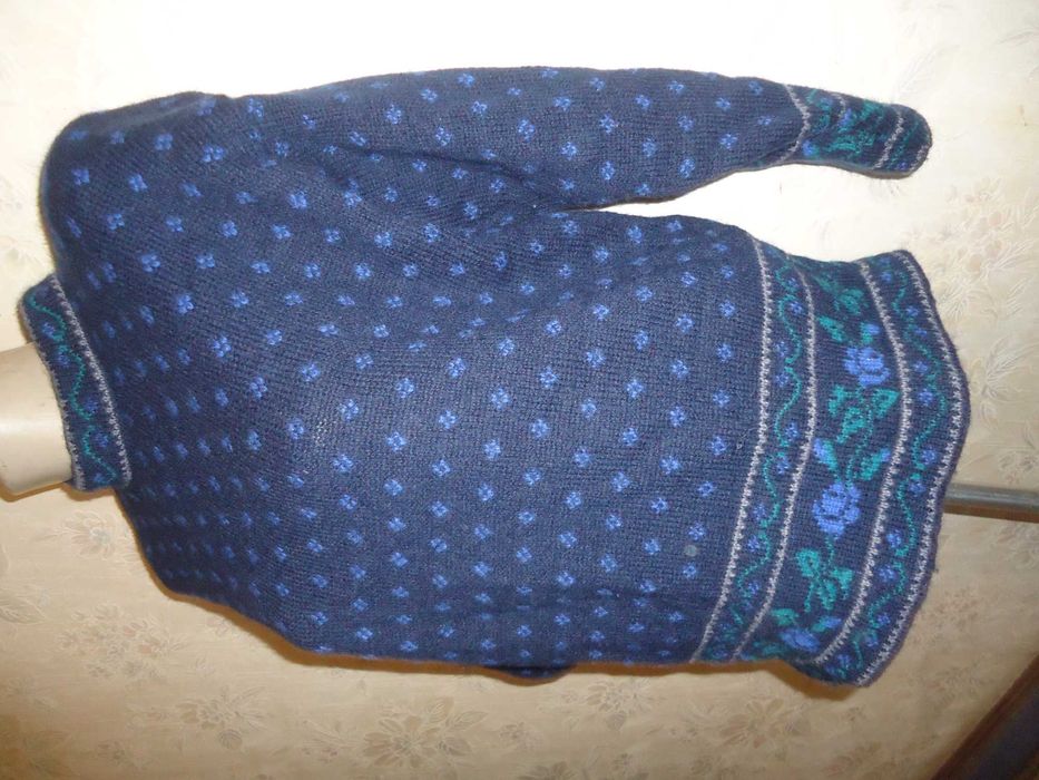 шерстяной свитер 44-48