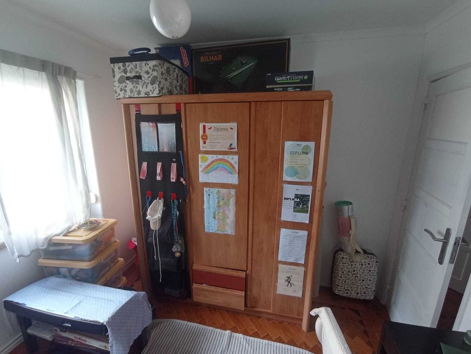 Guarda-fatos madeira