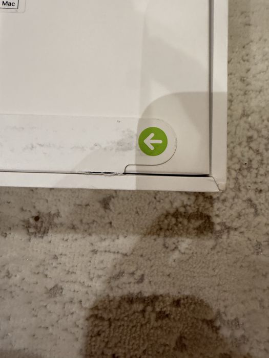 MacBook Air 13 inch 16 GB  / 256 GB SSD
