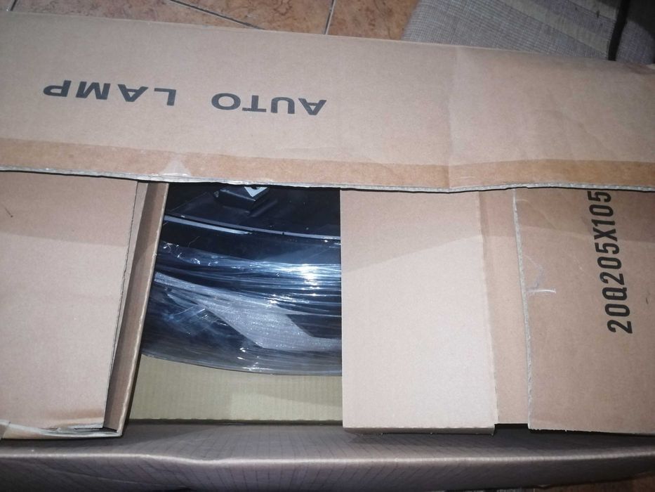 Farol ótica esquerdo vw polo