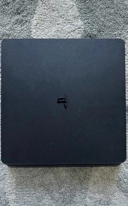PS4 Slim 1TB + 3 jogos + Comando Original + Cabos
