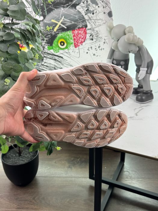 Кросівки Hoka Clifton 9 37 розмір Е12578