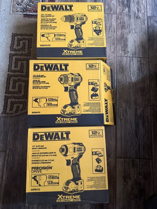Субкомпакиний дриль-шуруповерт DeWalt DCD701