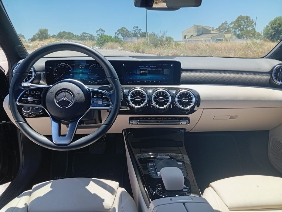 Mercedes A250e Limousine