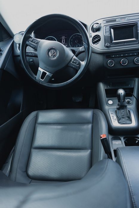 Volkswagen  tiguan 16