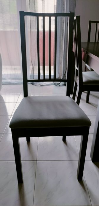 Mesa jantar extensível com 4 cadeiras