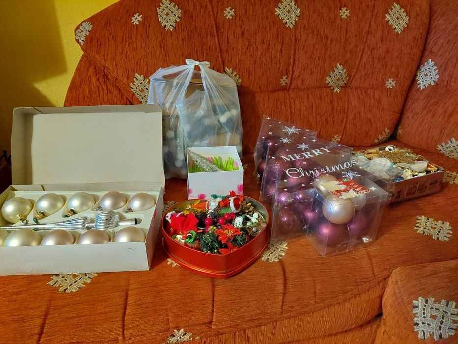 Ozdoby świąteczne/ bombki / używane