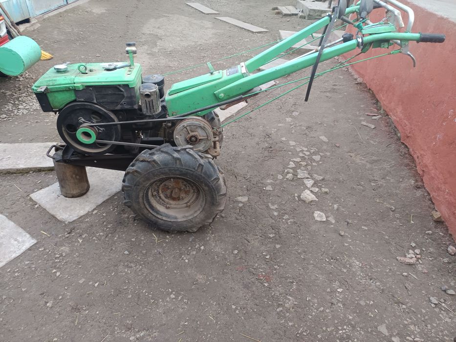 Продам мотоблок зубр 8 к.с