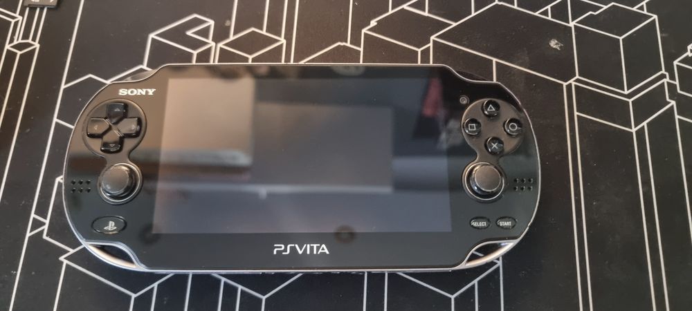 PS Vita 1000 OLED (Wi-Fi + 3G) no Estojo + Cartão 4GB + Capa + Carregador Original + 6 Jogos