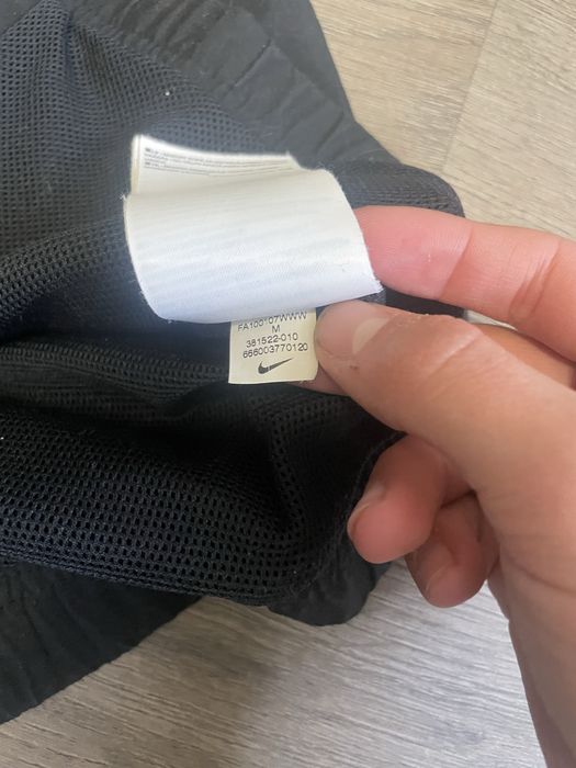 Вітровка Nike