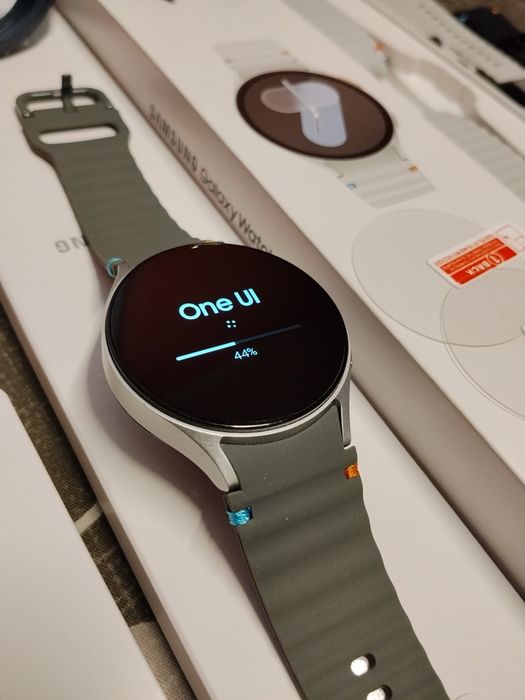 Samsung Galaxy watch 44 mm