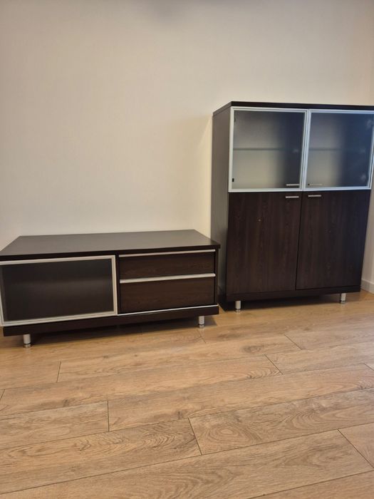 Witryna oszklona oraz szafka pod telewizor