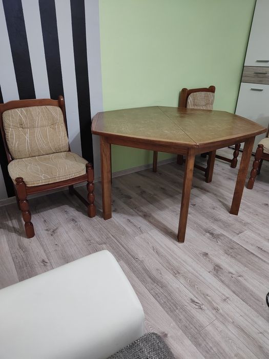 Stół drewniany dobry