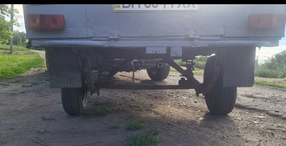 Продам причеп в гарному стані з тентом.знаходиться лозова павдоград