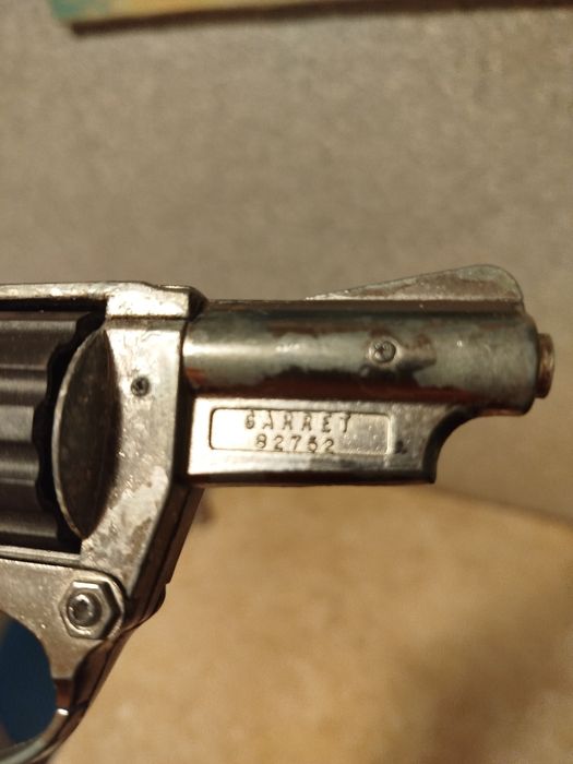 Детский револьвер на пистонах. Испания.