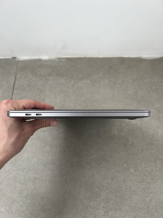 760$ MacBook Pro 13" 2020 M1 / 16 GB / 256gb SSD