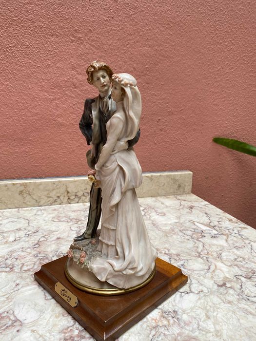 Casal de noivos em Marfinite – Presente encantador