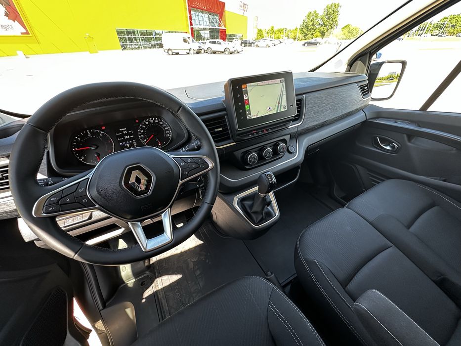 Wynajem busa 9os, Renault Trafic NOWY 2024 AUTOMAT. Wypożyczalnia