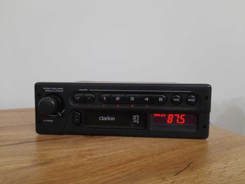 Unikatowe radio Peugeot Clarion PU9308A - 205 / 309 / 405 GTI