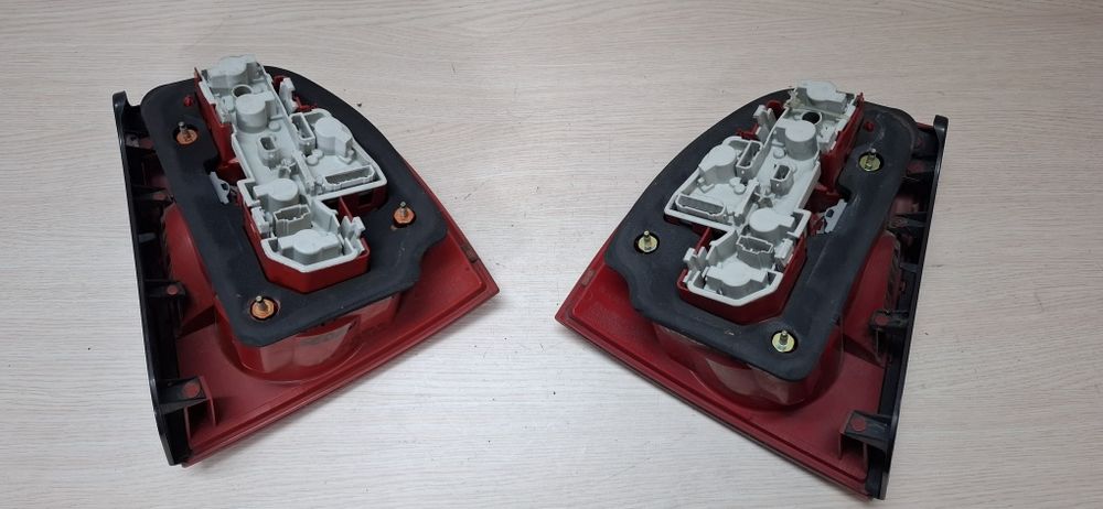Lampy  Tył Passat B5 Fl