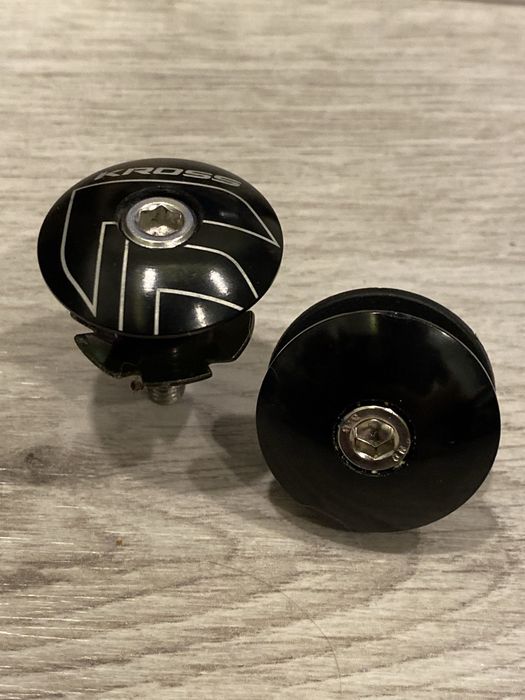 Grzebek cap sterów kross szyszka + gratis