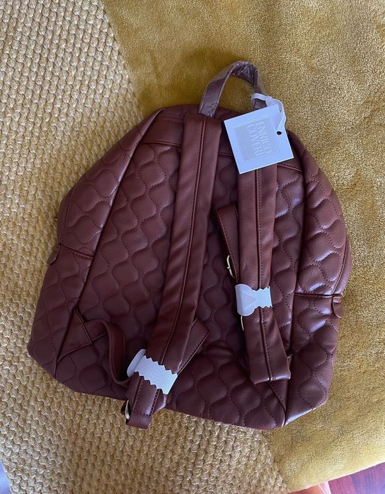 Mochila castanha Enrico Coveri