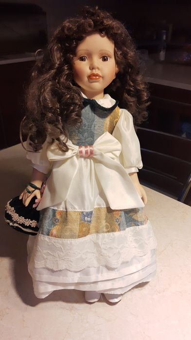 Lalka porcelanowa