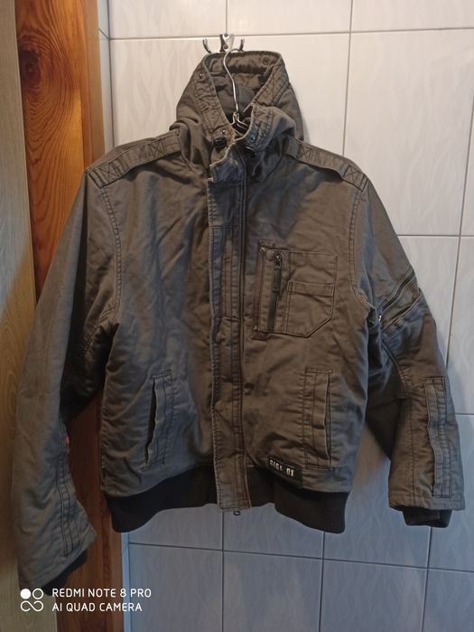 Продається куртка в ідеальному стані