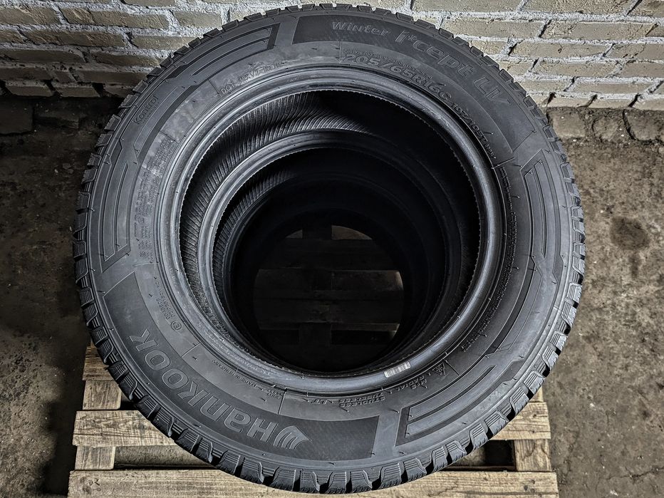 Зимові 205/65r16c Hankook | 8mm | 2022 | Hungary | Преміум шини/Ідеал