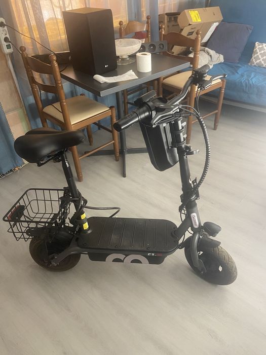 Trotinete eletrica com banco