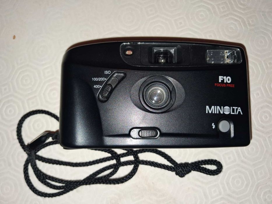 Máquina fotográfica Minolta F10