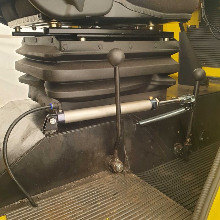 Siłownik włączania wciągarki Lkt 81 Turbo Standard