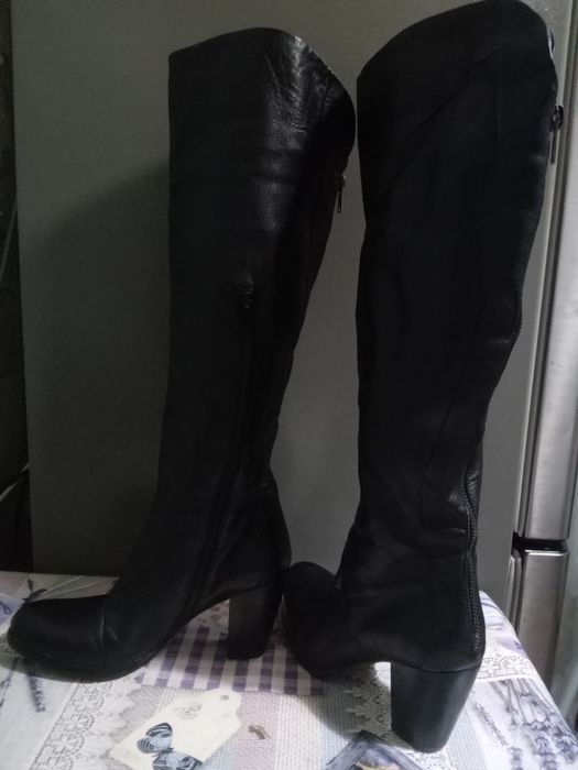 Продам кожанные сапоги осень,весна,зима