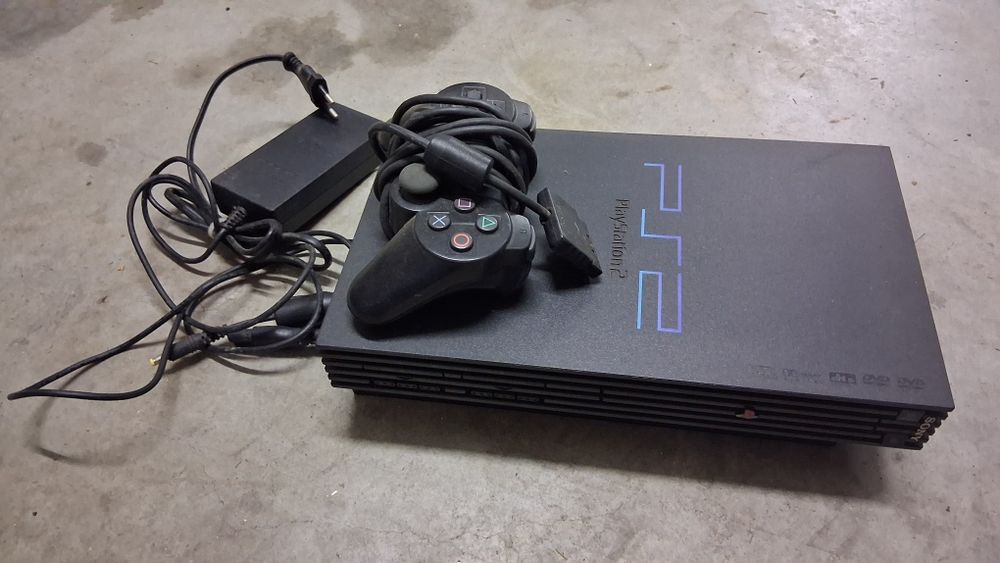 Playstation 2 com comando