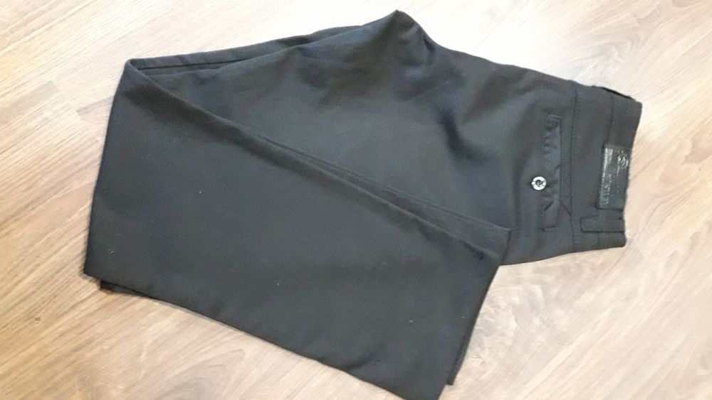 Стильний костюм чоловічий ,трійка