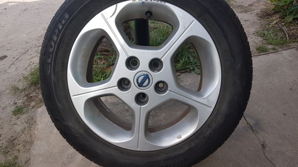 Продам літню резину.