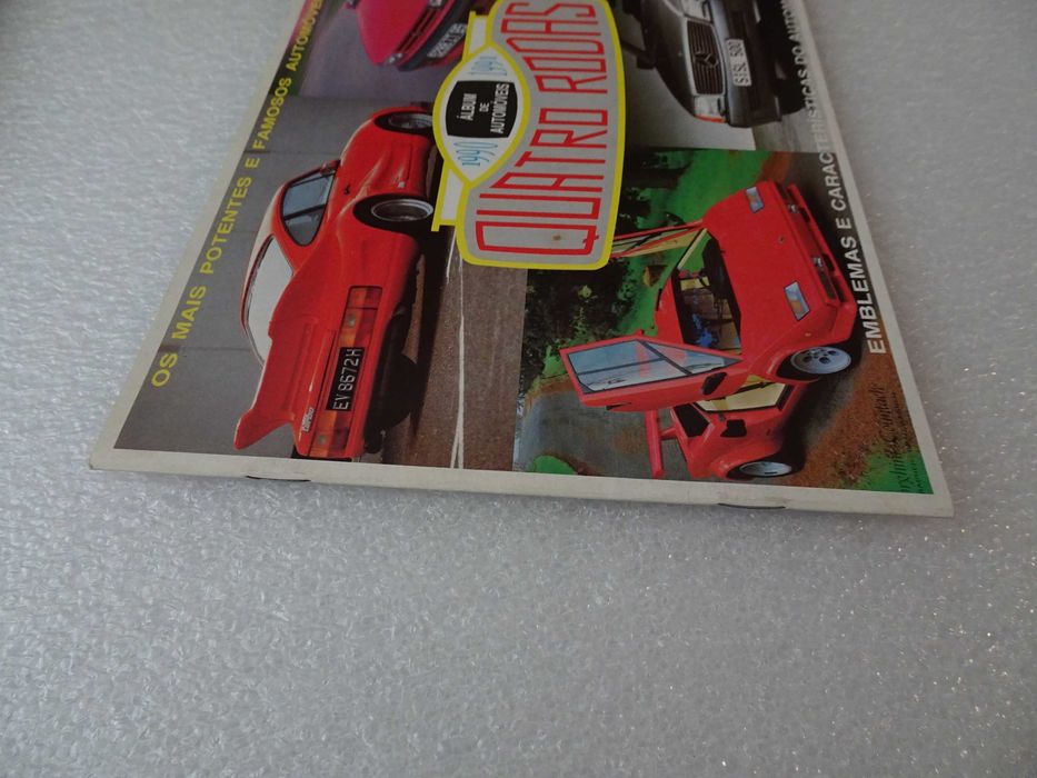 Caderneta de cromos vazia Quatro Rodas