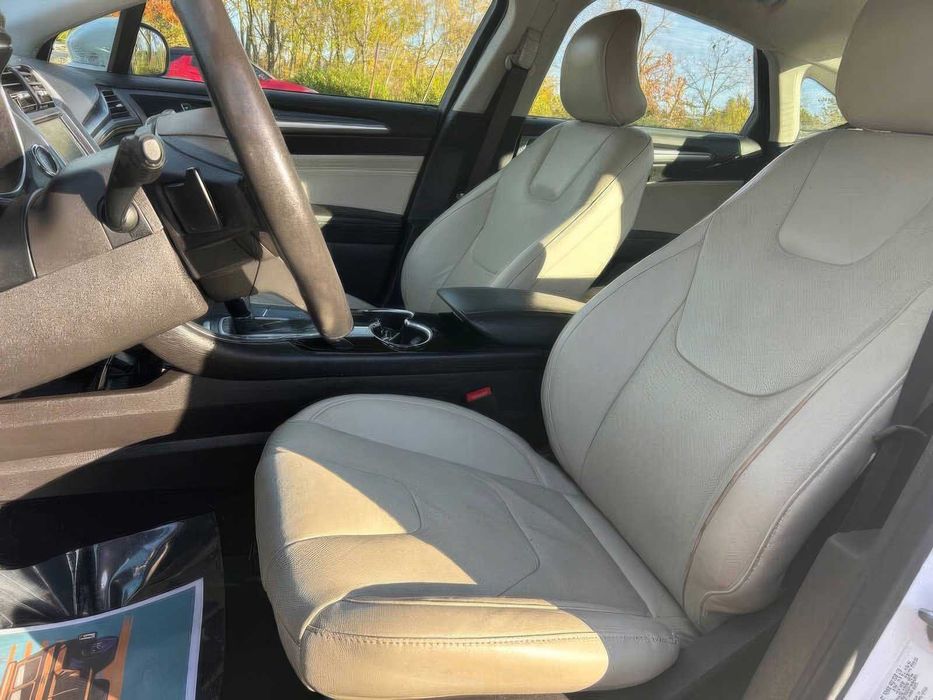 Ford Fusion Titanium      2016