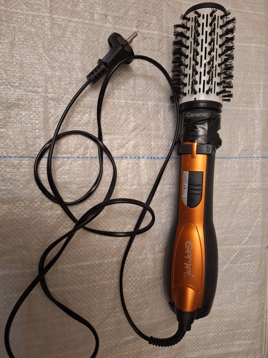 Фен щётка  Gemei Gm -4828