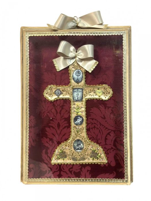 Crucifixo em bronze