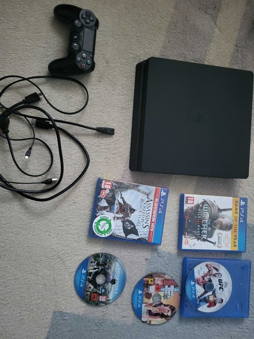 Konsola PlayStation 4 Slim CUH2116B 1TB+ Pad +5 Gier za 250 zł(GTAV)