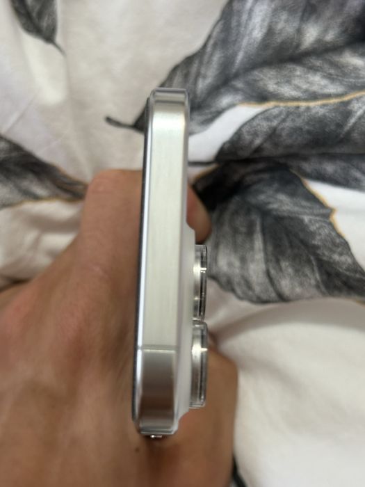 Iphone 16 pro stan idealny