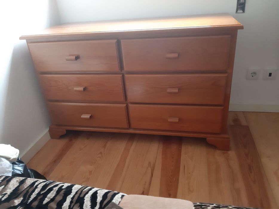 Mobilia de quarto completa em madeira maciça