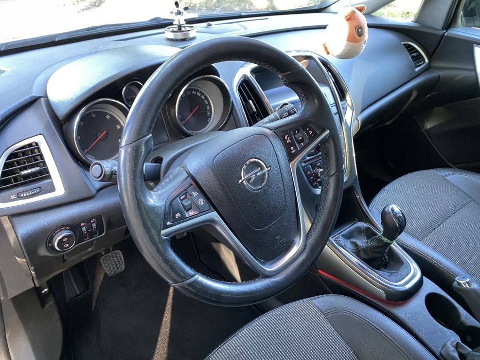Opel Astra J 2012 року, 1.7 CDTI 136к.с