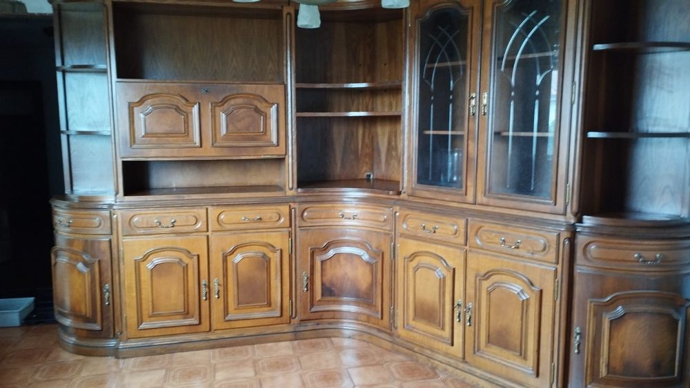 Móvel de Sala em Madeira Maciça de Mogno – Estilo Clássico