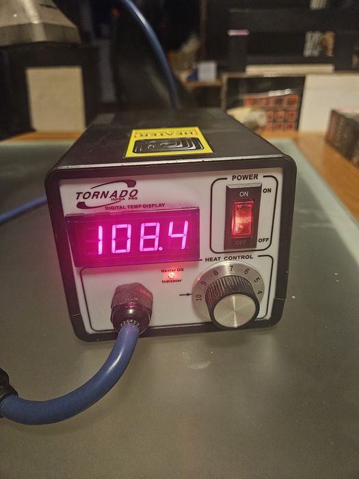 Estação de solda para eletrónica Tornado Infra Pro