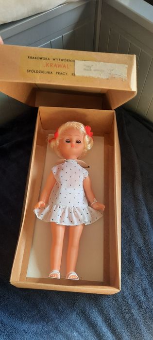 Nowa lalka lata 80